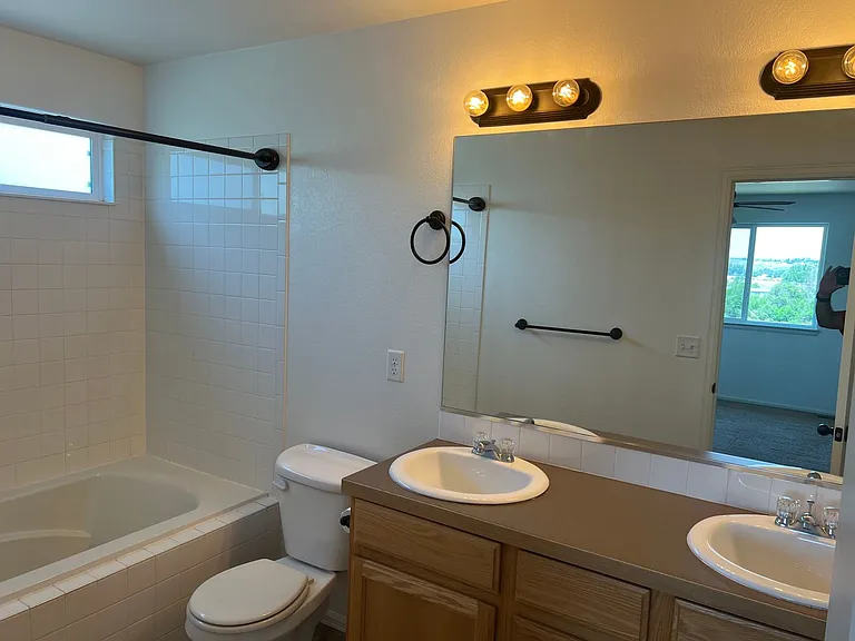 301 W Cottonwood St — Photo 9