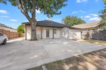 2nd image of 4020 Colonial Ave