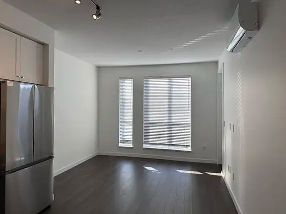 5th image of 15733 85th Ave #204