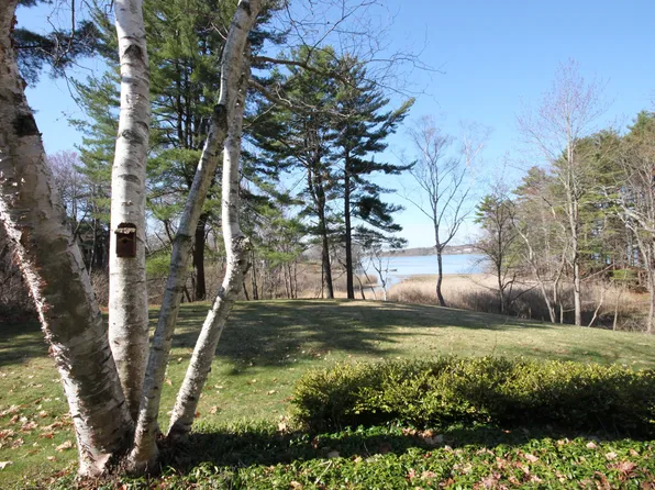 44 Foreside Cmn, Falmouth, ME 04105