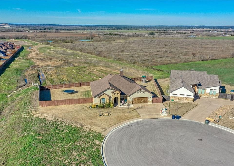 2nd image of 716 Magan Ln