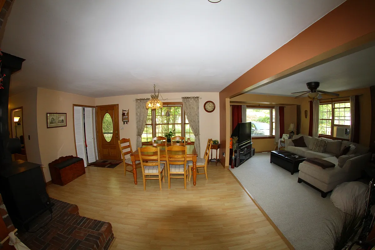 Building Photo - 309 Cedar Ln