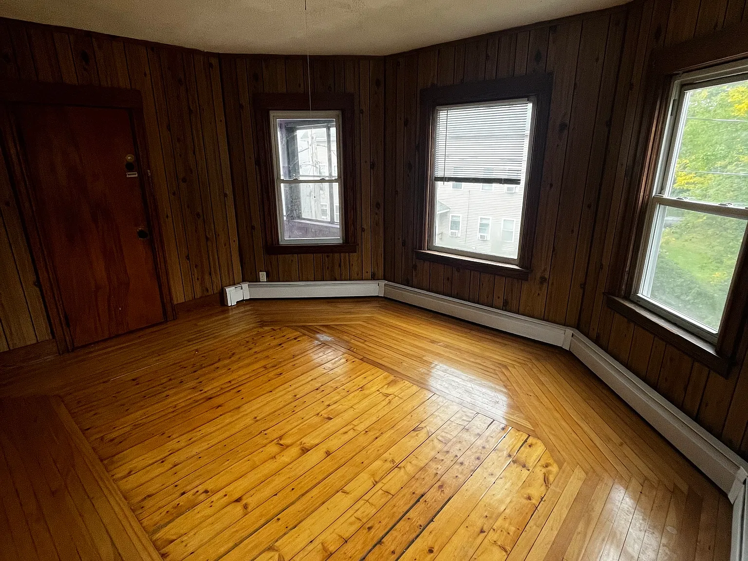3 bed, 1200 sqft, $1,800 — Photo 3