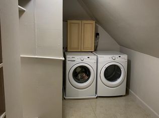 2 Albion St APT 4, Salem, MA 01970