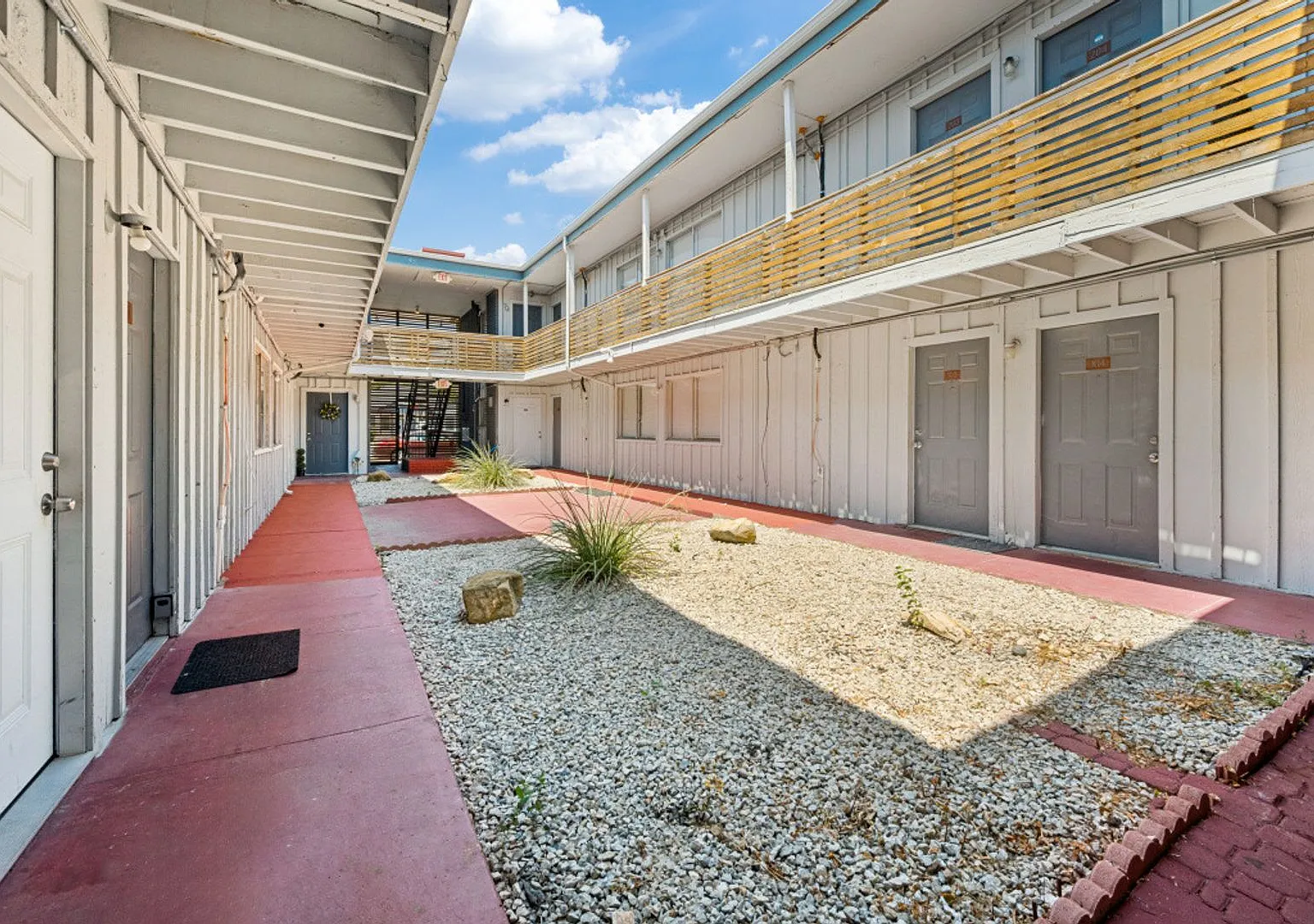 Fontaine Apartments — Photo 4