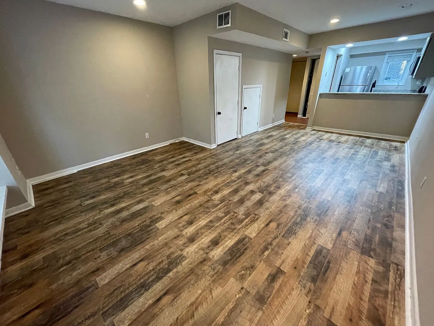 Available Spring Semester & Summer 2027 at reduced rate! Walk to UNC Campus & downtown from Chanc... — Photo 3