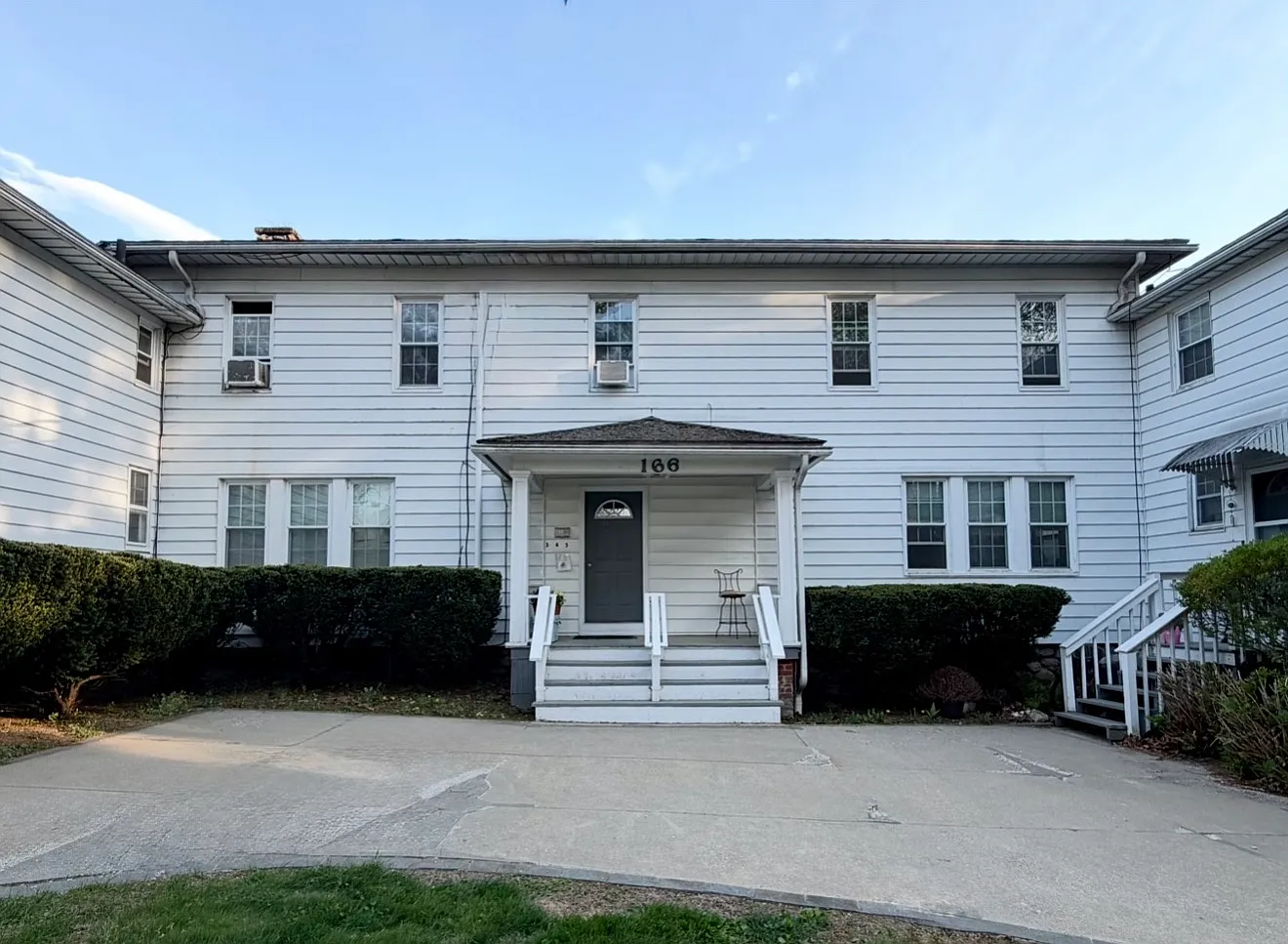 2 bed, 900 sqft, $1,795 — Photo 1