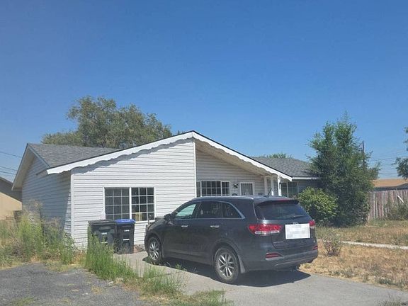 3rd image of 1412 W Fern Dr
