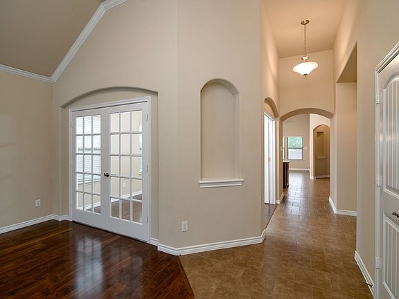 4th image of 129 Griffin Ave