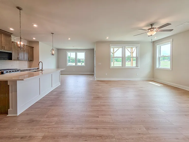 663 Dugout Dr — Photo 8