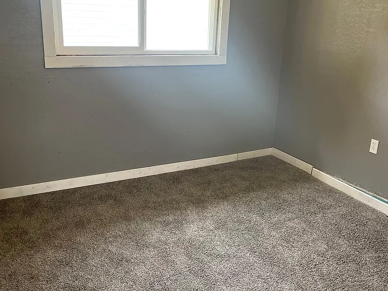 212 W Maple St — Photo 11