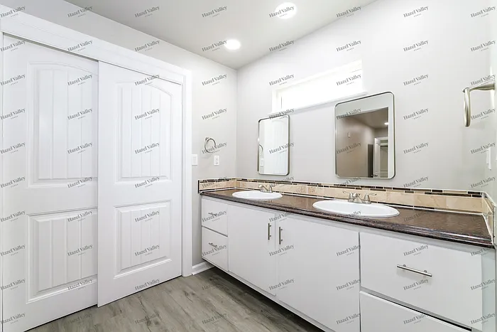 806 S Meadow Ln — Photo 10