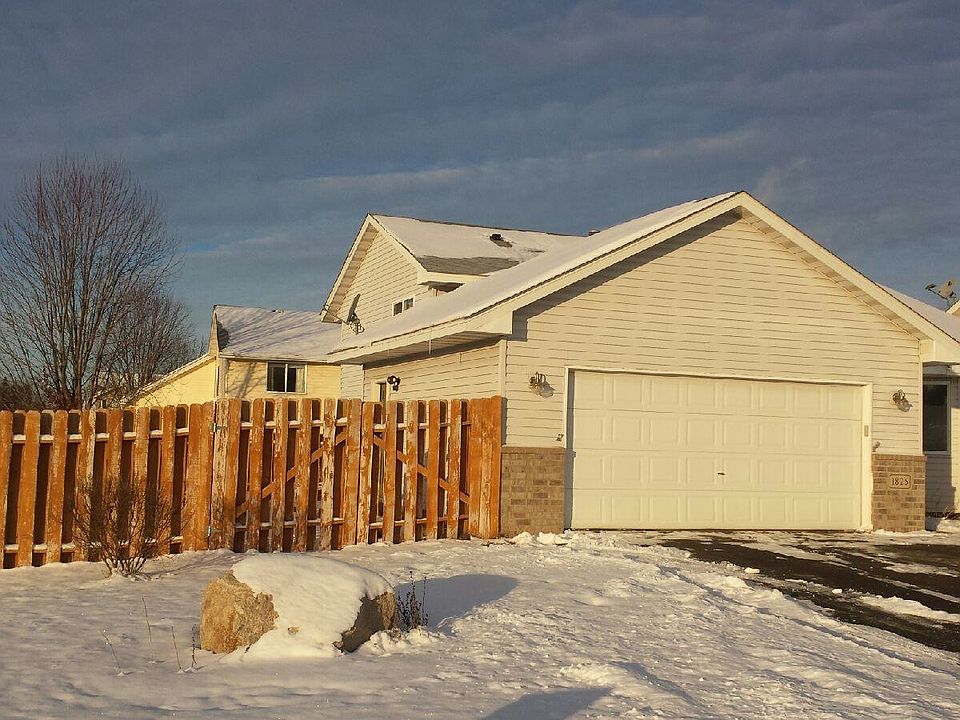 2nd image of 1825 Lillian Dr