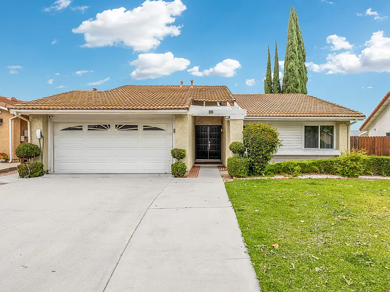 15937 La Ronda Cir — Photo 1