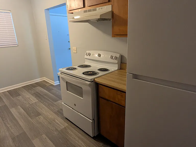 East Lake Apartments — Photo 19