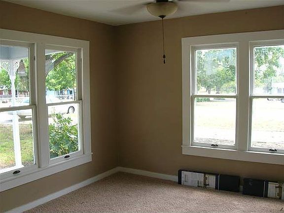 4th image of 400 N Hill St