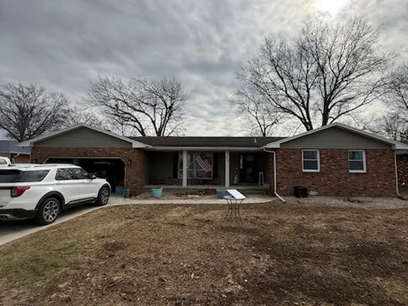 815 Park Hills Dr, Effingham, IL 62401