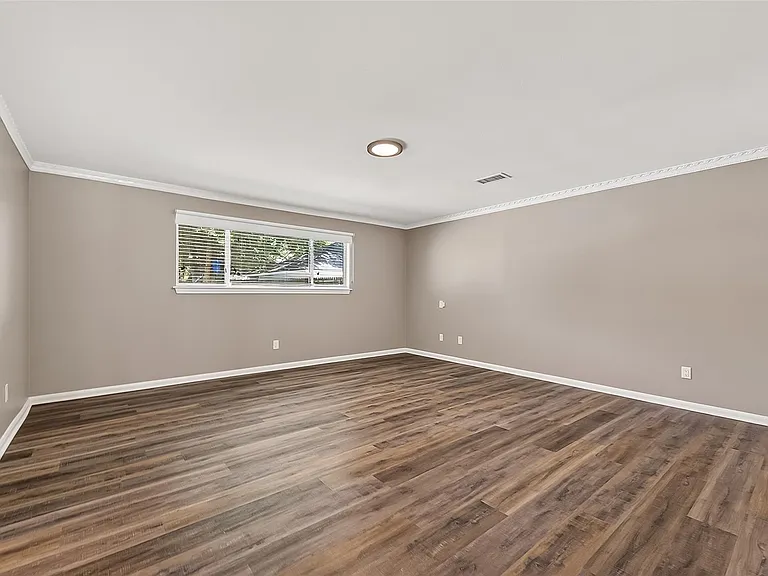 919 Longview Dr — Photo 19
