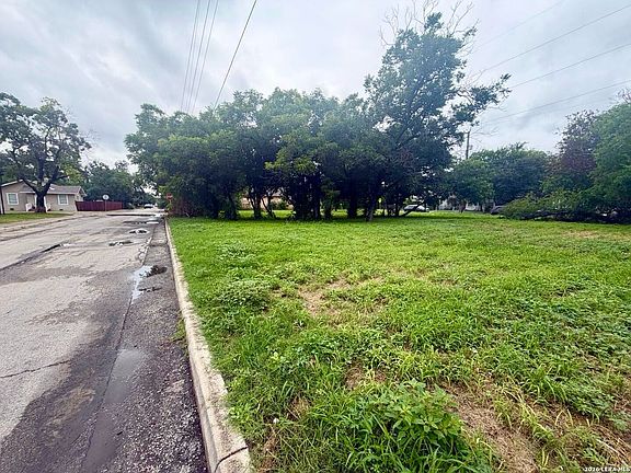 3rd image of 1625 BURNET ST LOT 8