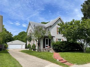 319 N Burnett Rd, Springfield, OH 45503