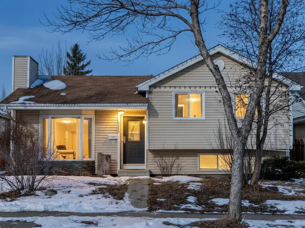 4224 30th St NW, Edmonton, AB T6T 1C8