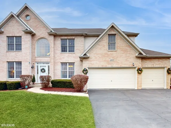 895 McCormick Ln, West Chicago, IL 60185
