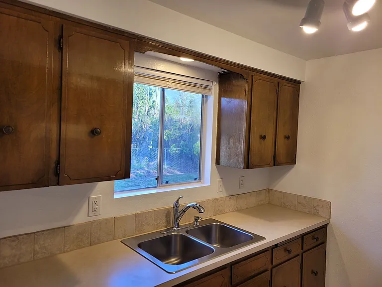 4645 Reimann St NE — Photo 4