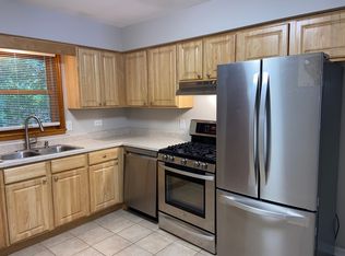 704 Oak Ave, Lake Bluff, IL