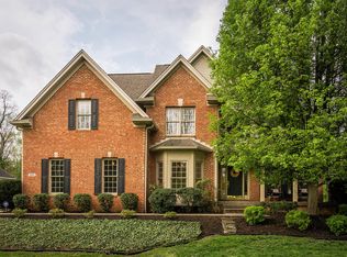 402 Birk Ln, Lyndon, KY 40222
