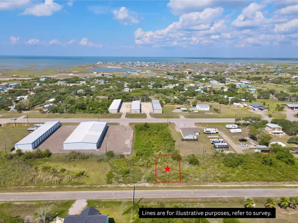 76 Saint Charles Loop W, Rockport, TX 78382