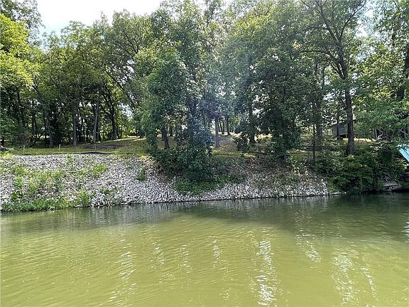 4th image of 163 Lake Viking Ter