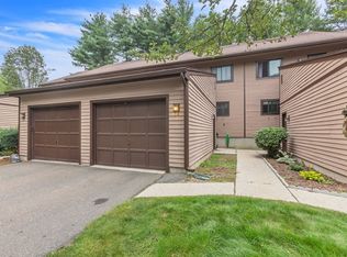 54 Wynwood Dr #54, Enfield, CT 06082