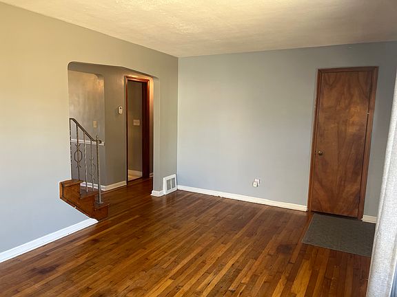 3rd image of 355 E 328th St