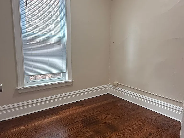 2451 W Jackson Blvd — Photo 6