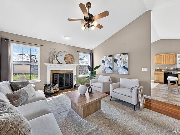 3rd image of 50 Meadowstone Dr