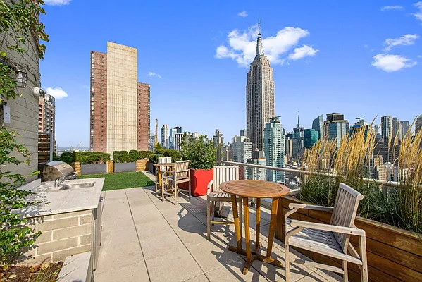 Sold by Keller Williams NYC | media 8