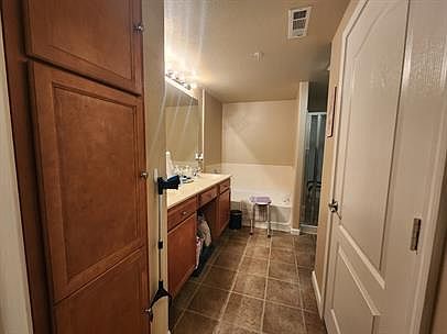 5th image of 5561 Tares Cir #1