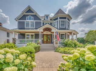 420 W Benton Ave, Naperville, IL 60540