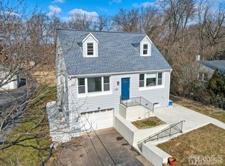 126 Flock Rd, Hamilton, NJ 08619