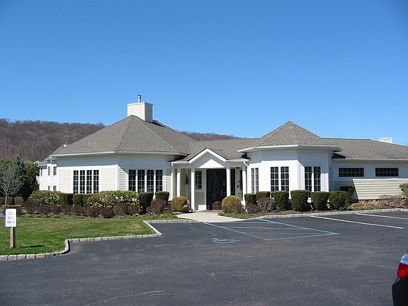 CLUB HOUSE