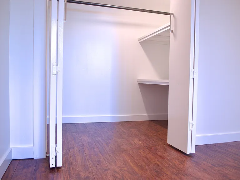 301 W Live Oak St #B — Photo 16