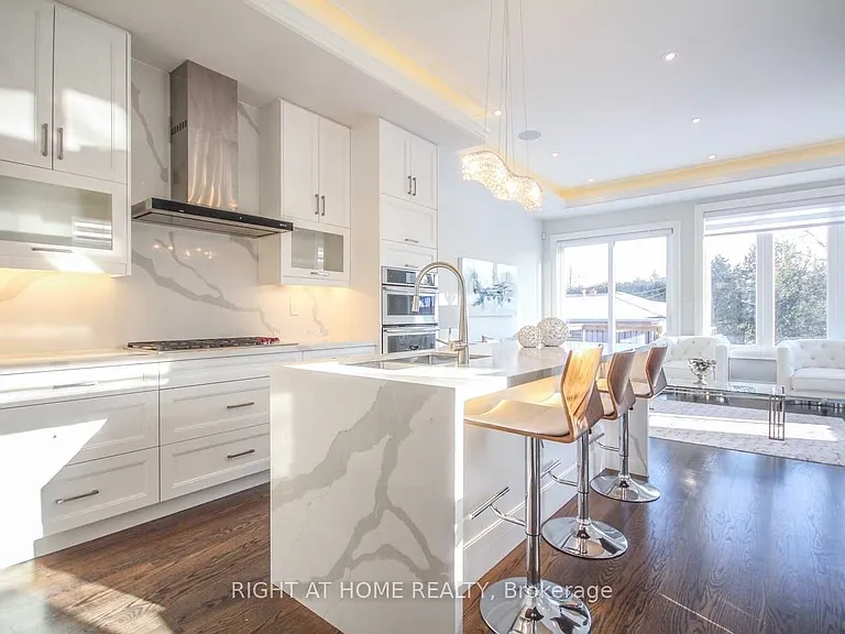 289 Connaught Ave — Photo 8