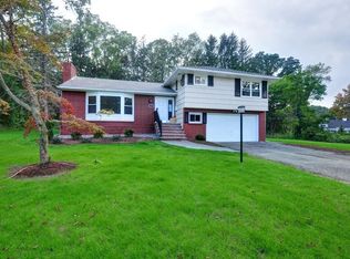 27 Kirkland Dr, Andover, MA 01810