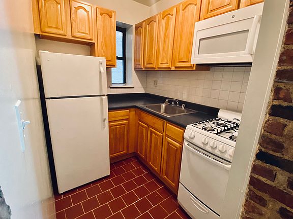 4th image of 67 W 109th St APT 2B