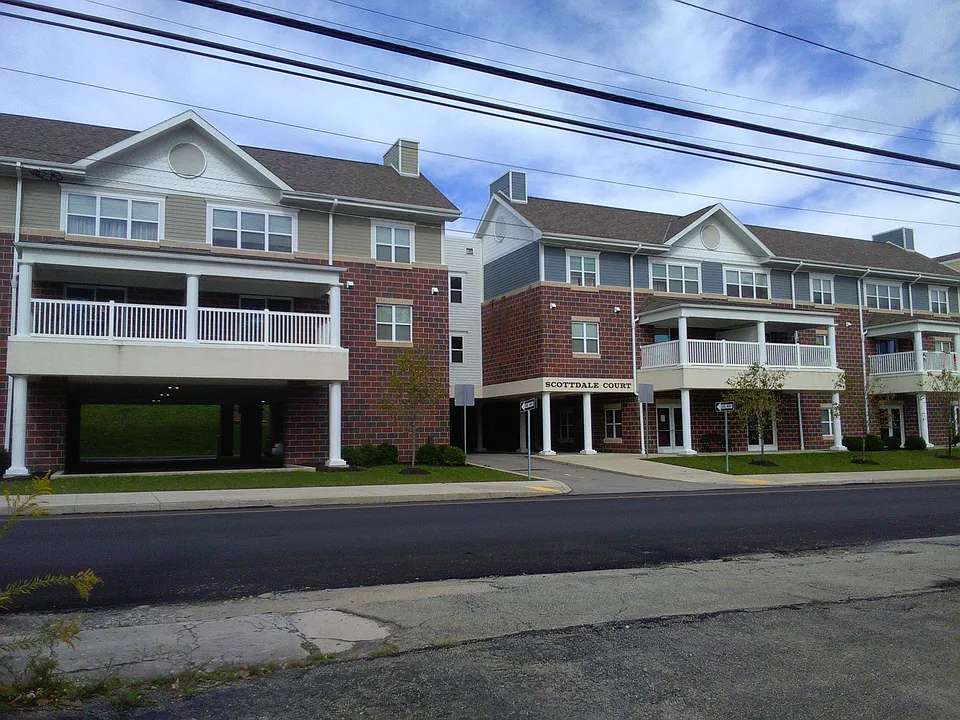232 S Broadway St #208