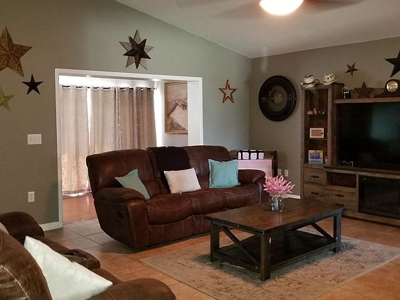 3rd image of 4727 Acorn Dr
