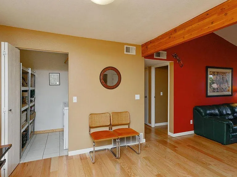 427 Wright St #302 — Photo 10