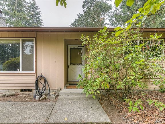 3rd image of 1219 Wynoochee Pl NE