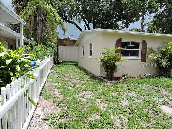 3rd image of 6007 Crest Hill Dr