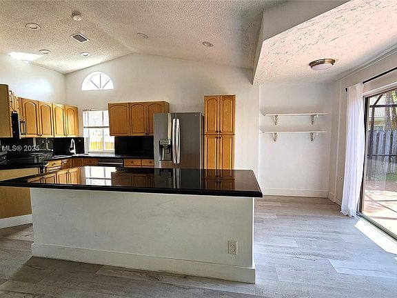 5th image of 1350 Seagrape Cir